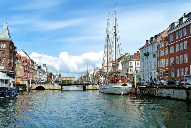 Arrival Transfer: Airport CPH to Copenhagen by Business Car - Included Services and Policies