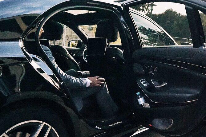 Arrival Transfer: Airport OOL to Gold Coast by Business Car - Why This Transfer Service Stands Out