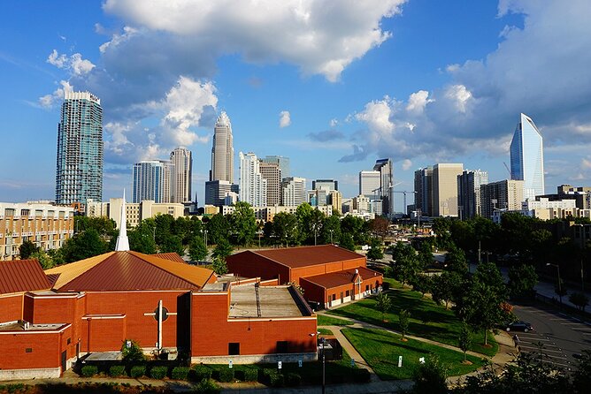 Arrival Transfer: Charlotte Douglas Airport CLT to Charlotte in Business Car - Features and Inclusions