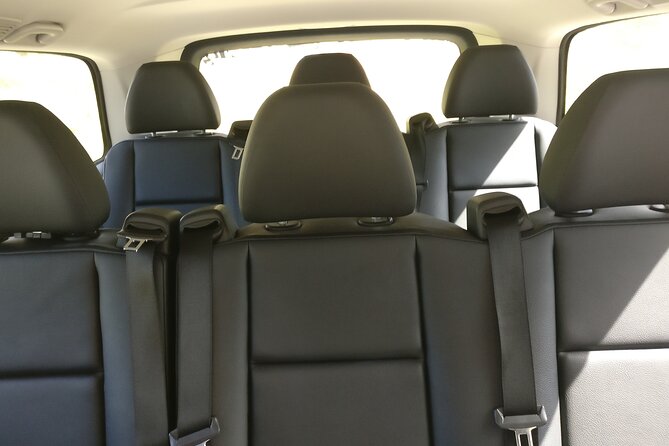 Arrival Transfer From Kos Airport - Vehicle Features and Accessibility