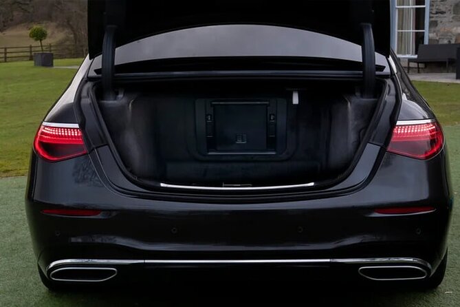 Arrival Transfer From Mallorca Airport PMI to Palma by Luxury Car - Service Overview