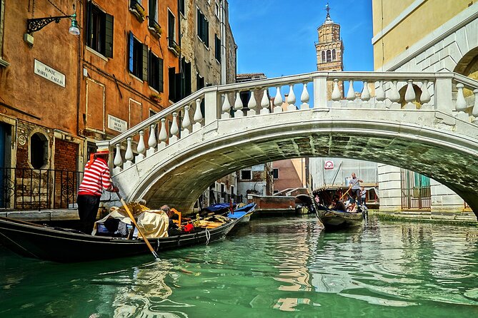 Arrival Transfer: Marco Polo Airport VCE to Venice in Sedan Car - Airport Arrival Experience