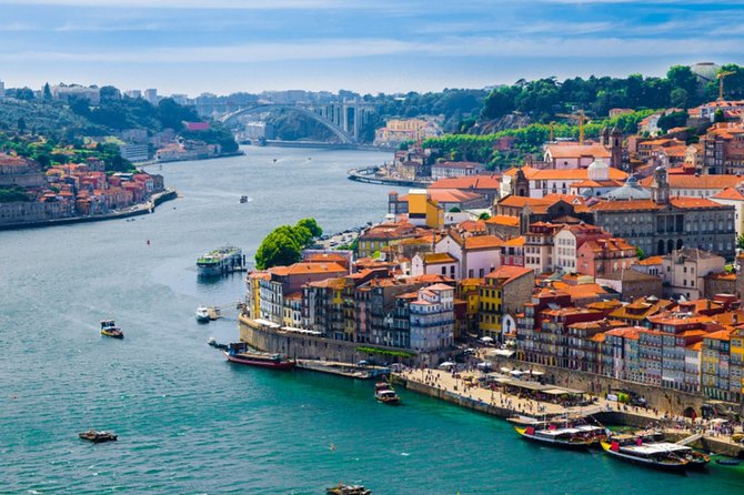 Arrival Transfer: Porto Airport OPO to Porto in Luxury Car - Customized Experience