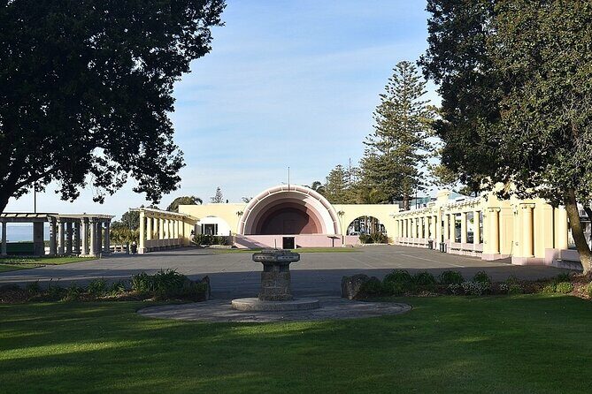 Art Deco Walking Private Tour from Napier Cruise Port - Discovering Napier’s Art Deco Charm
