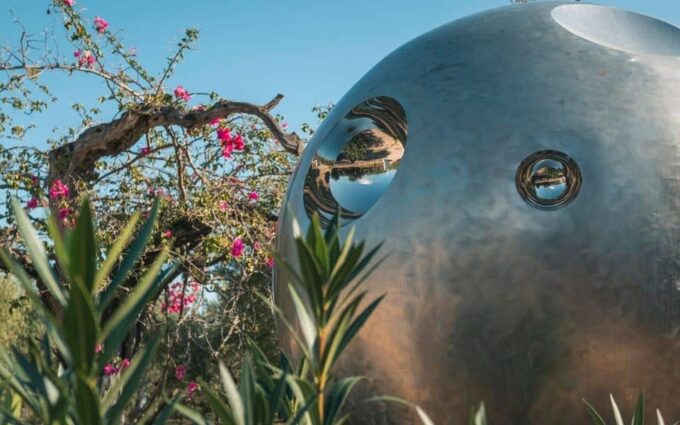 Arte-Contemporary: Sculpture Park and Art Gallery Visit - Art Gallery Exhibitions