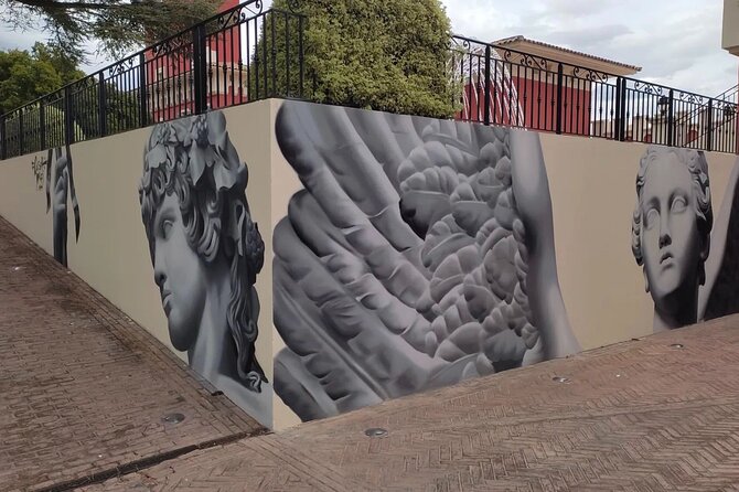 Artistic Walk in Nice - About Your Stay