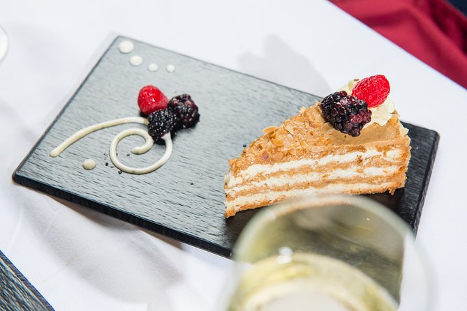 Aruba: Four-Course Caribbean Dinner Cruise Experience - Romantic Ambiance and Entertainment