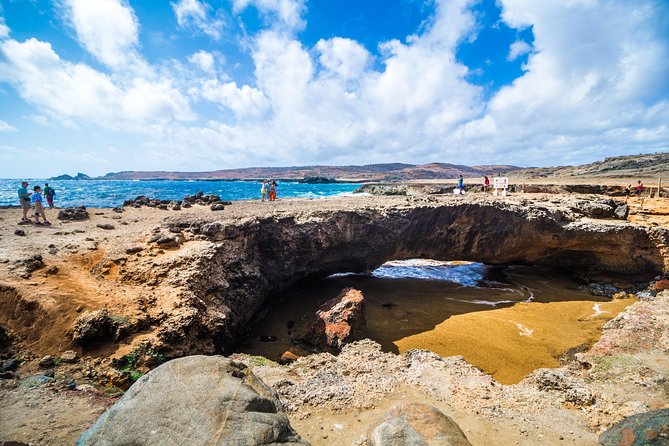 Aruba Island Sightseeing Tour Plus Arashi Beach Visit - Transportation and Accessibility