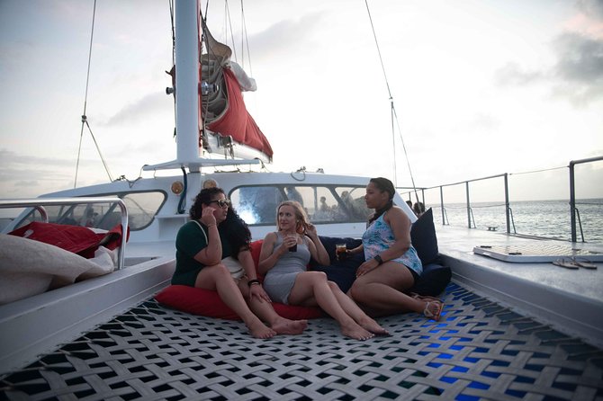 Aruba Sunset Sail With Appetizers and Open Bar - Included Amenities