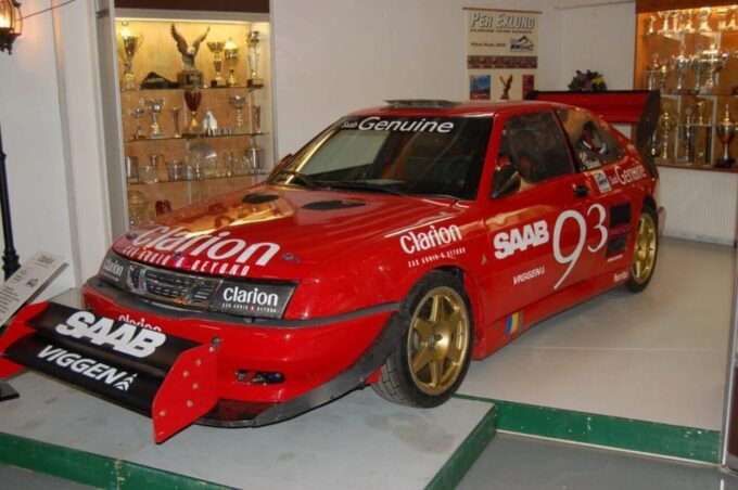 Arvika: Vehicle Museum - Visitor Amenities and Offerings