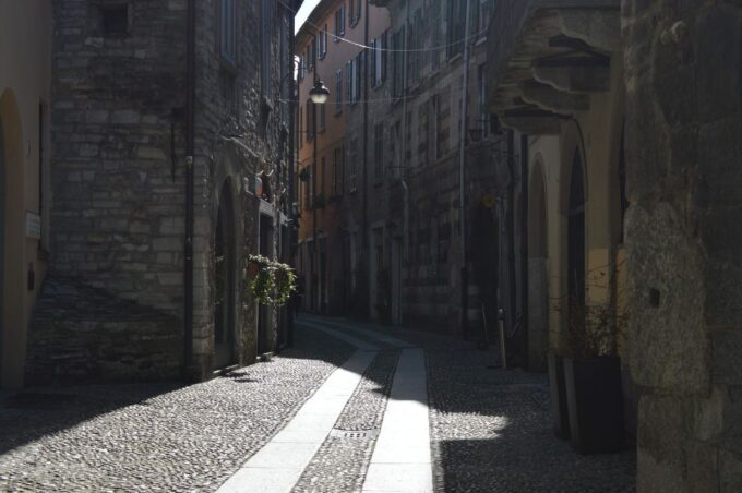 As: Private Walking Tour - Languages Offered
