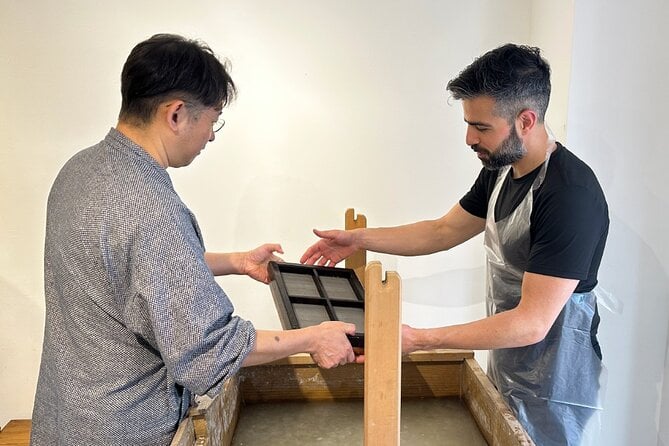 [Asakusa, Tokyo] Traditional Japanese Washi Papermaking Experience - Techniques and Demonstration