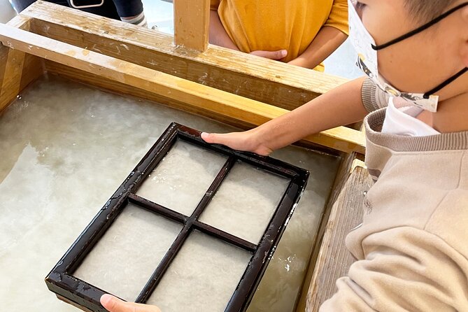 [Asakusa, Tokyo] Traditional Japanese Washi Papermaking Experience - Finishing Touches and Takeaways