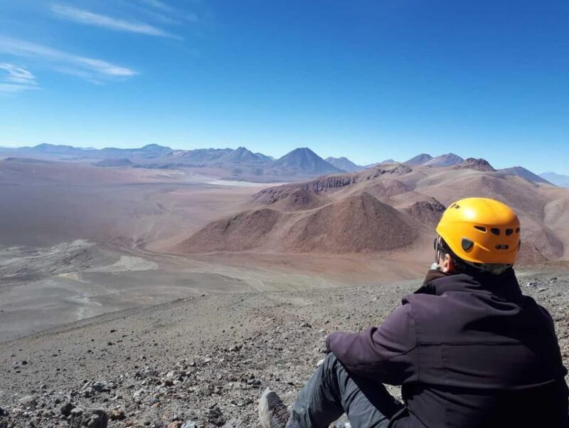 ASCENT TO THE ACTIVE VOLCANO LASCAR OF 5592masl - Key Points