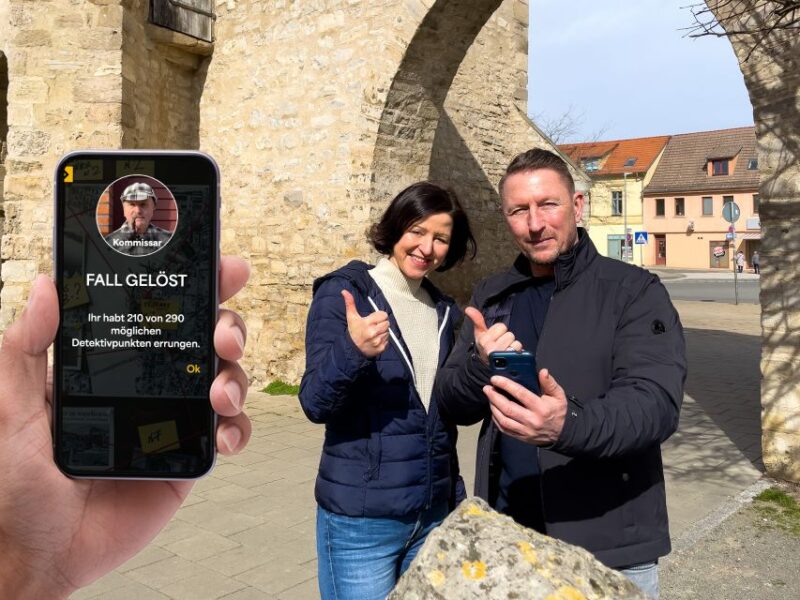 Aschersleben: Smartphone-Based Interactive Detective Game - Experience and Gameplay