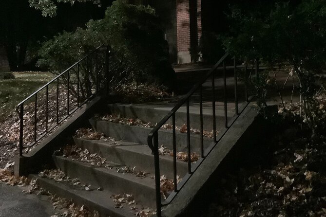Ashevilles Famous Ghosts Smart Phone GPS APP Solo Walking Tour - A Family-Friendly Experience