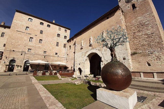 Assisi and Spello Full Day Private Walking Tour - Exploring Spello