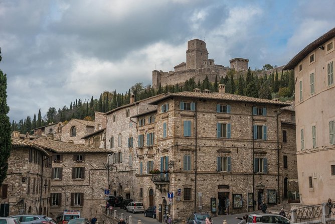 Assisi - Historic Walking Tour - Visiting Historic Churches