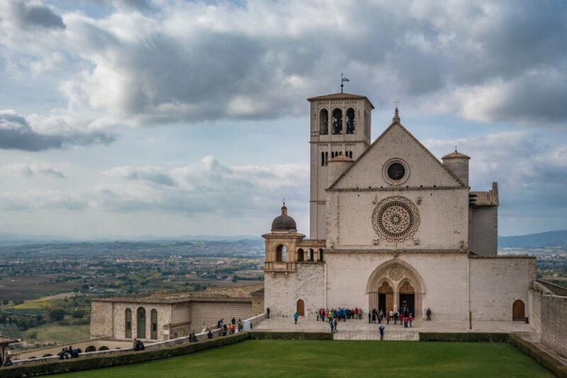 Assisi: Private Guided Tour of the Basilica of Saint Francis - Basilica Highlights