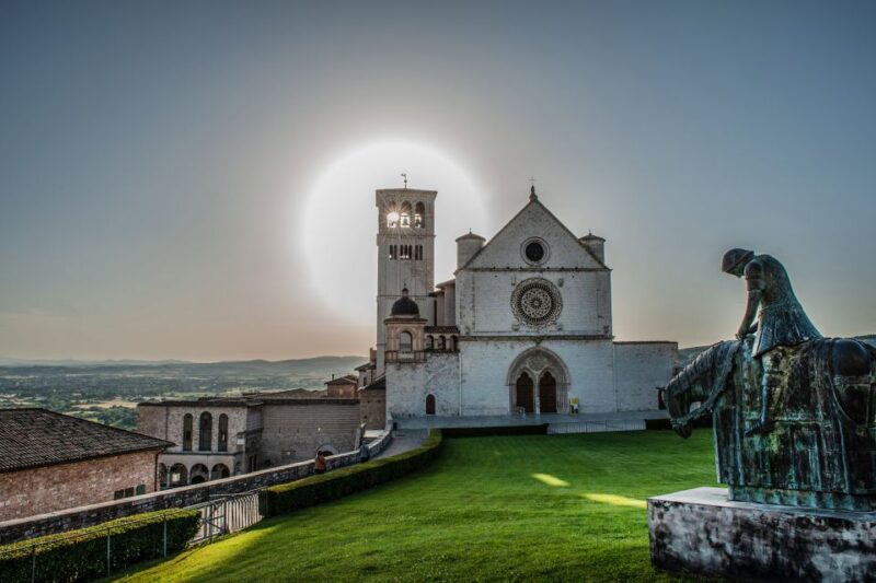 Assisi: Private Walking Tour With St. Francis Basilica - Key Points