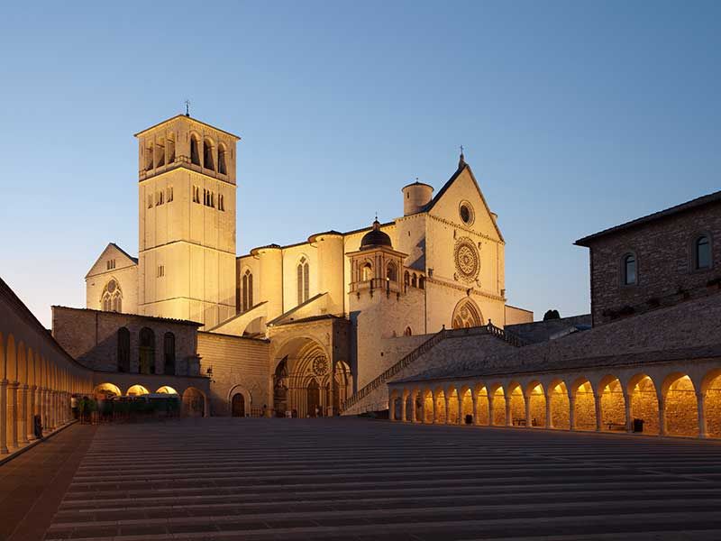 Assisi: Private Walking Tour With St. Francis Basilica - Private Walking Tour in Assisi