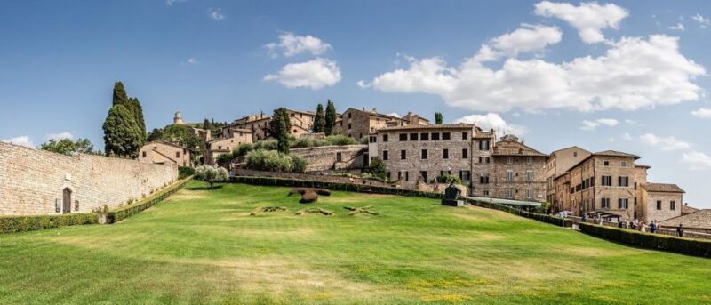 Assisi Walking Tour: Saint Francis and Saint Claire - Tour Features