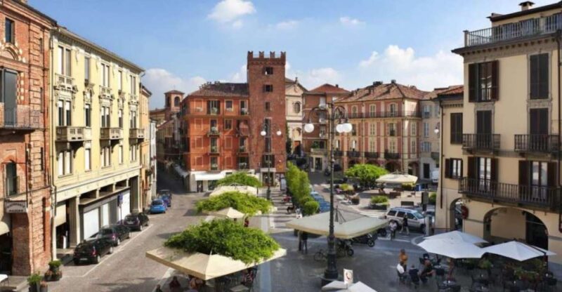 Asti: Taste Local Delicacies & Sample Wines on a Guided Tour - Tasting Local Delicacies and Wines