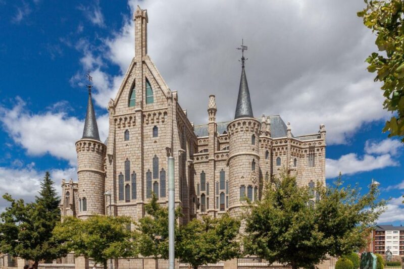 Astorga Episcopal Palace Ticket & In-App Audio Tour (ENG) - Architectural Highlights of the Palace