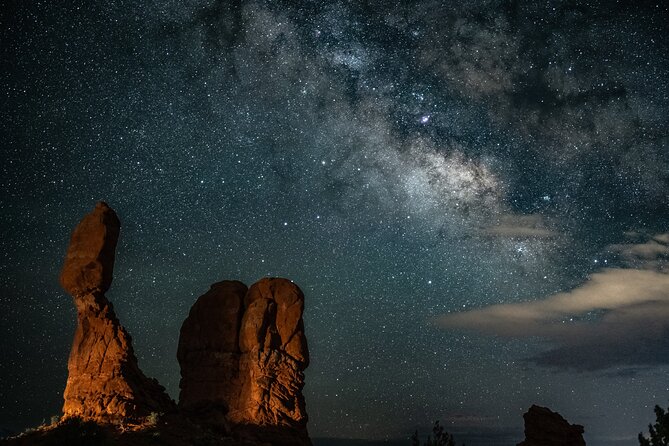 Astro-Photo, Hiking and Stargazing Tour in Arches National Park - Cancellation and Booking Policy
