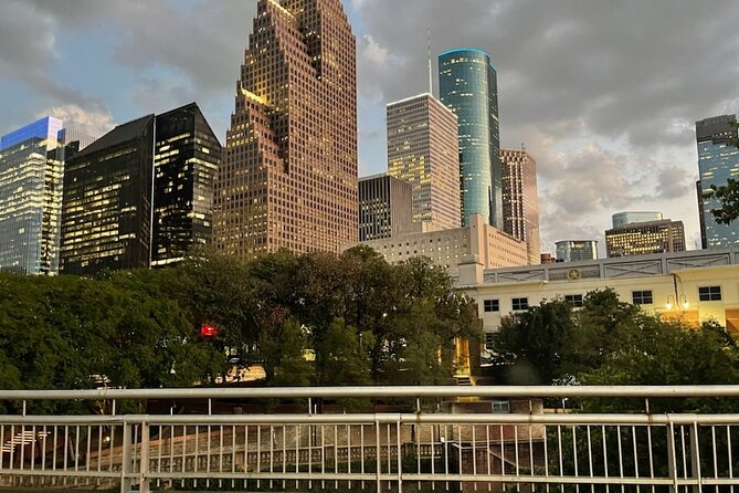 Astroville Best of Houston City Driving Tour With Live Guide - Graffiti Art District