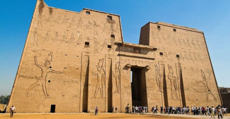 Aswan: Edfu and Kom Ombo Day Tour With Luxor Transfer - Itinerary Details