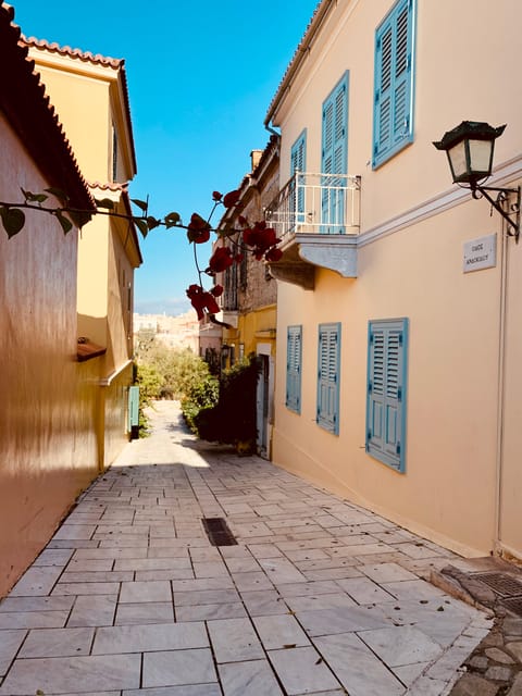 Athens: a Tour From Ancient History to Vibrant Modernity - Immersive Historical Exploration