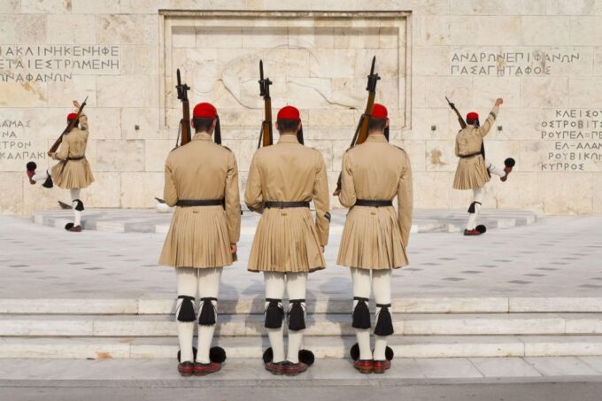 Athens at Night Small-Group Walking Tour With Dinner - Photography Opportunities