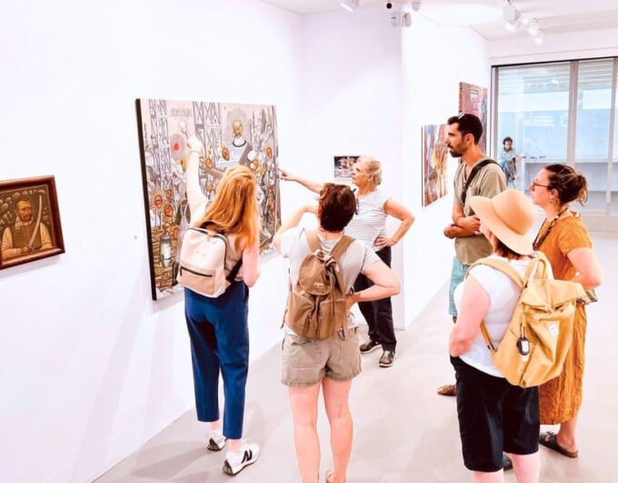 Athens: Gallery Hop Walking Tour in City Center - Exploring Kolonaki Neighborhood