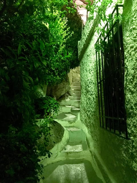 Athens: Guided Walking Tour With Souvlaki Tasting - Itinerary Highlights