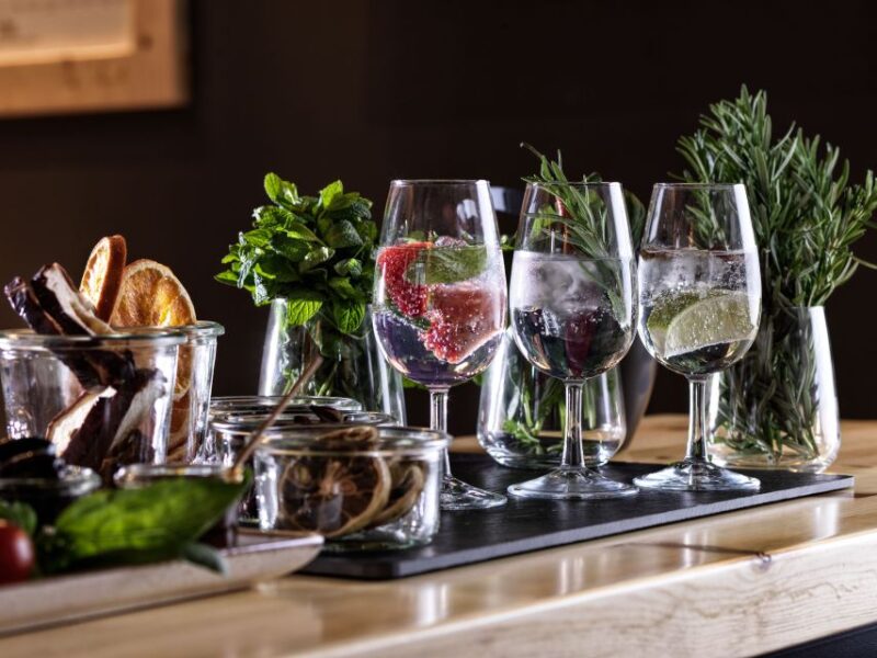 Athens: Mediterranean Gin Tasting Experience - Service Quality Highlights
