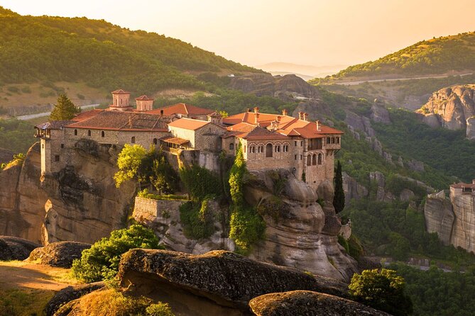 Athens: Meteora Highlights Day Trip With Greek Lunch Option - Exploring Meteora Monasteries