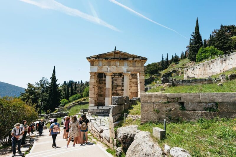 Athens: Mythology of Delphi and Museum Guided Day Tour - Itinerary Highlights