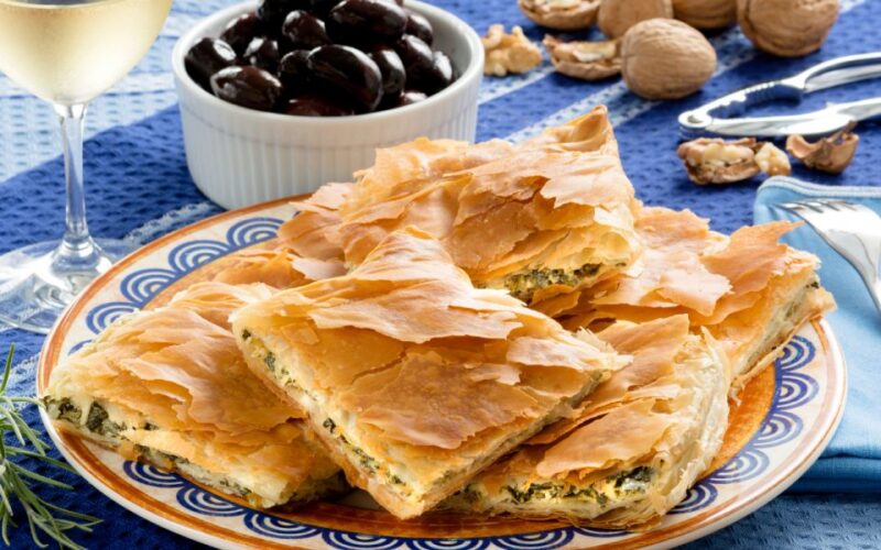 Athens: Private Food Walking Tour With Taverns & Restaurants - Experiencing Daily Life in Athens