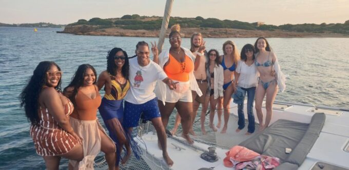 Athens: Riviera Catamaran Tour With Meal and Drinks - Refreshments and Meals