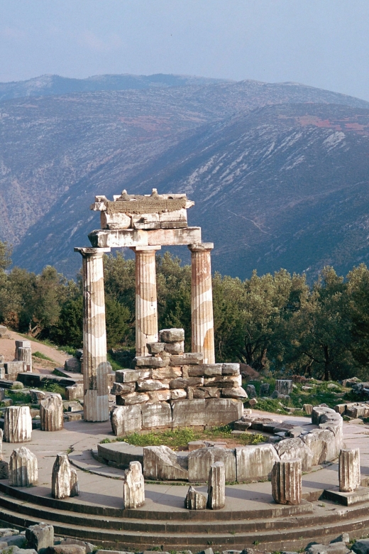 Athens to Delphi and Arachova Full Day Tour - Itinerary