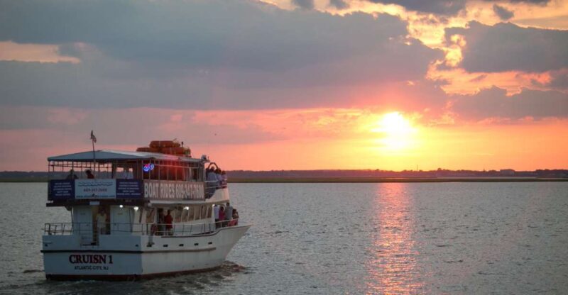 Atlantic City: Quiet Bay Cruise With Happy Hour Options - Bar and Drink Options