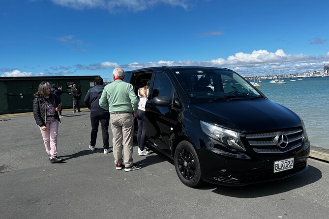 Auckland Airport & Ground Transfers - Private Luxury Car/ Van. - Amenities and Features