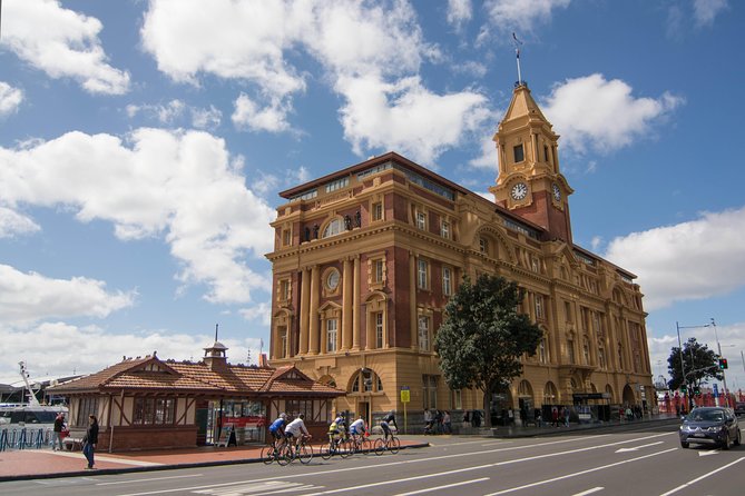 Auckland City Highlights, Afternoon Piha Beach & Rainforest Tour - Additional Stops and Attractions