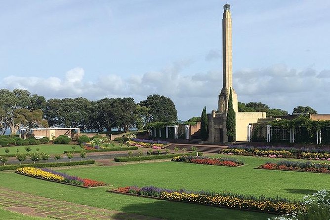 Auckland City Private Tour for Couples. Be Chauffeur Driven With Added Extras. - Pickup and Meeting Details