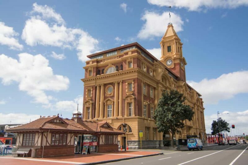Auckland: Guided Small Group City Discovery Tour - Key Points