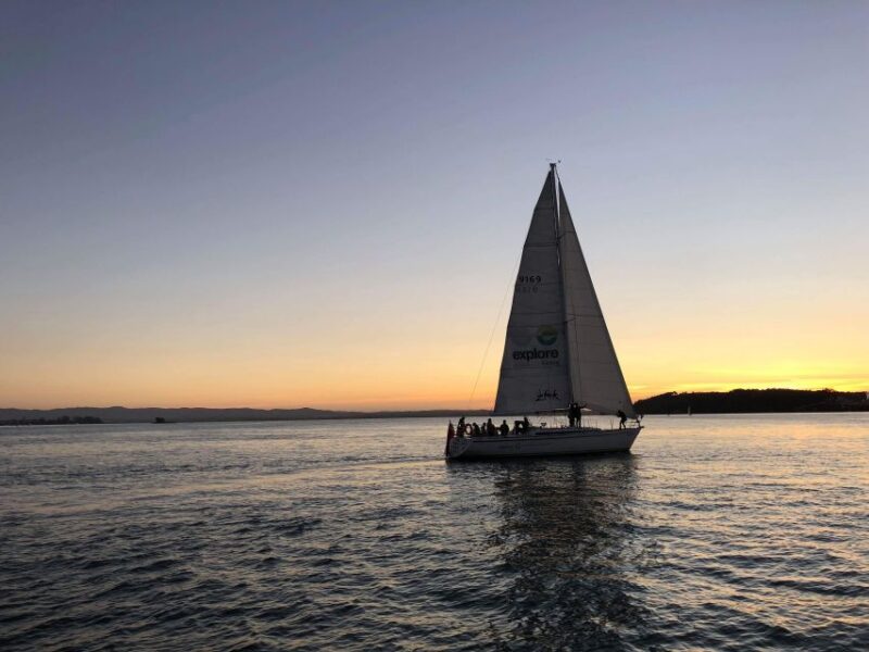Auckland Harbour 3-Course Dinner Cruise With Welcome Drink - Onboard Facilities