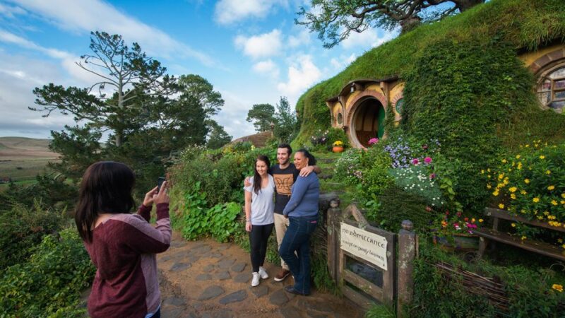 Auckland: Hobbiton Movie Set and Waitomo Small Group Tour - Included Amenities and Services