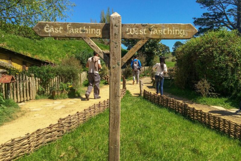 Auckland: Hobbiton Movie Set Day Trip With Festive Lunch - Customer Reviews and Ratings