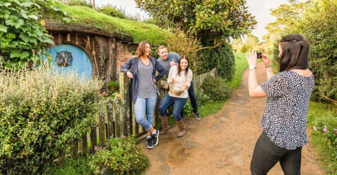 Auckland: Hobbiton Movie Set Tour With Lunch - Transportation